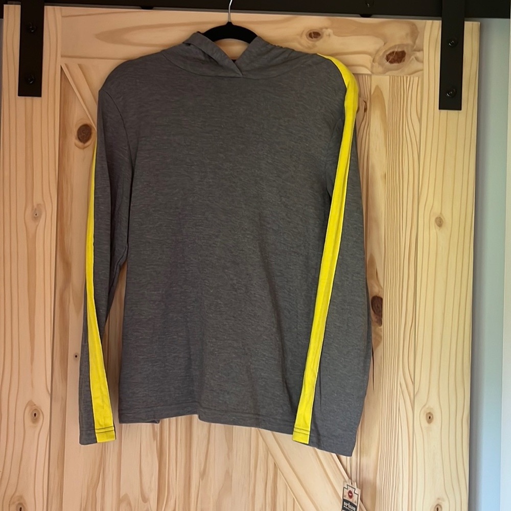 Urban Pipeline Boy’s Youth XL pullover hooded long sleeve shirt.  NWT